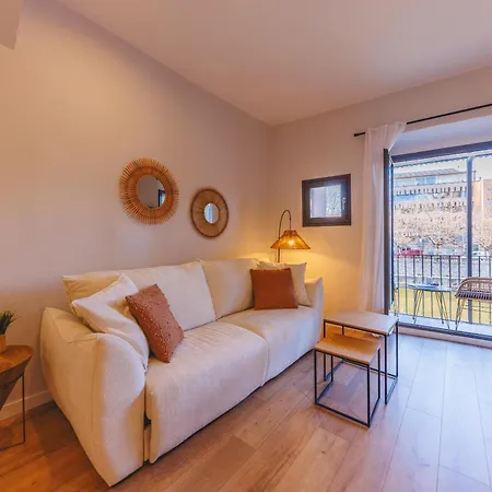 Bravissimo Calderers El Llop, With River Views Girona