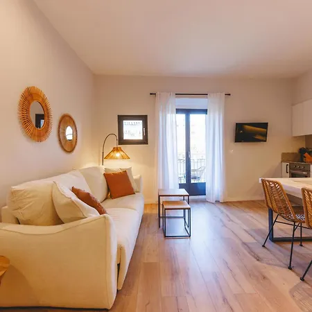 Bravissimo Calderers El Llop, With River Views Girona