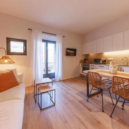 Bravissimo Calderers El Llop, With River Views Appartement *