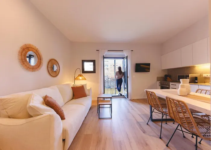 Bravissimo Calderers El Llop, With River Views Appartamento